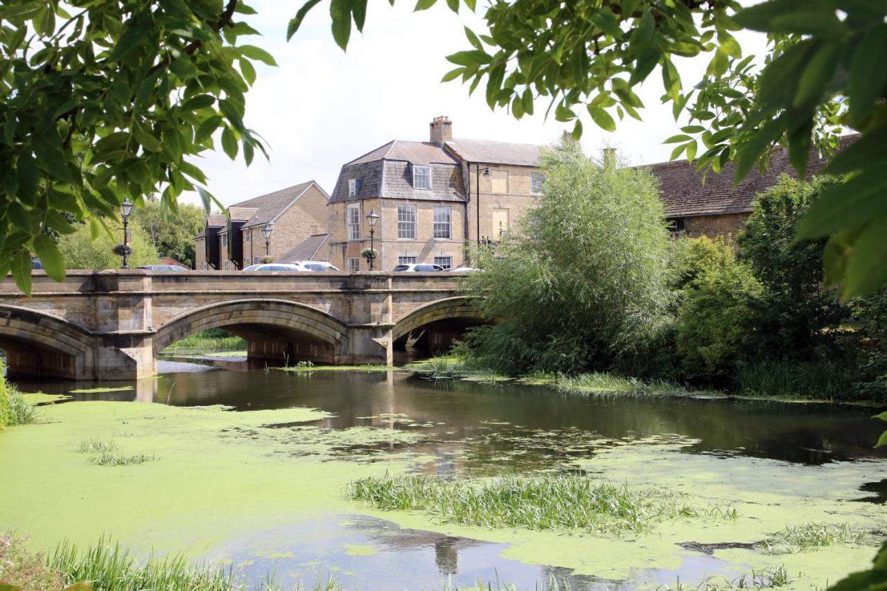 Luxury 3 Bed Apartment In The Heart Of Stamford Exterior photo